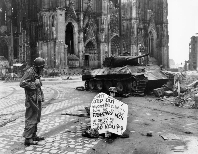 Warning_sign_in_cologne